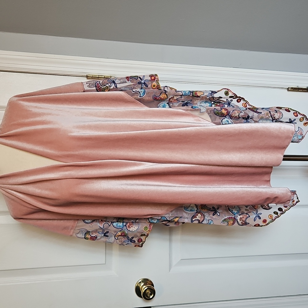 NWT jovie Pink  Floral Embroidered Velvet Kimono  Cover Up Xl
